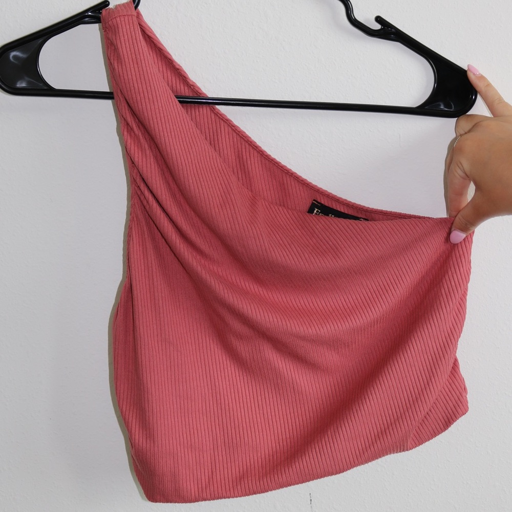 Pink one shoulder cropped tank